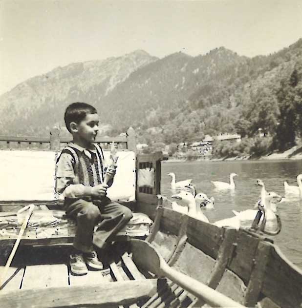 At a summer resort (1966)